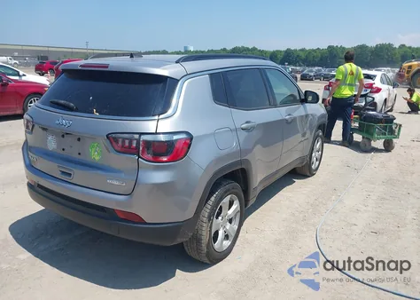 2018 Jeep Compass Latitude 4X4 from USA, damaged, VIN 3C4NJDBB4JT397872
